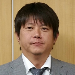 スタッフ顔写真